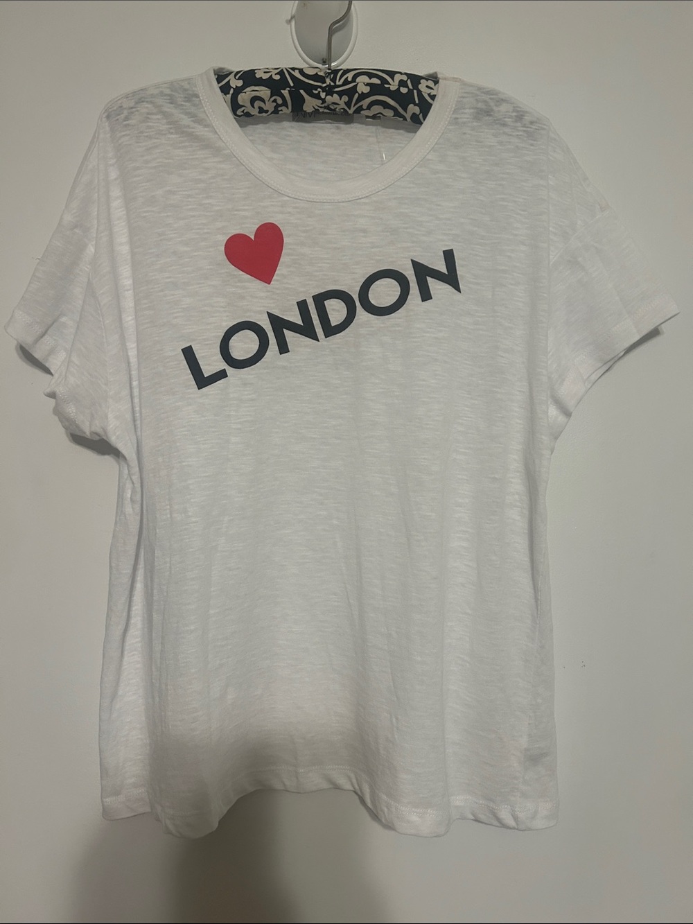 Neiman Marcus White 'London' Graphic Tee with Red Heart